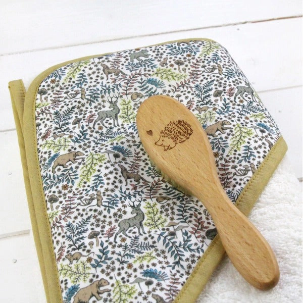 Barnabe aime le café Hair Brush Herisson