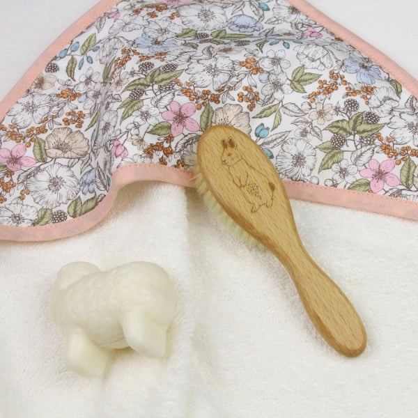 Barnabe aime le café Hair Brush Lapin
