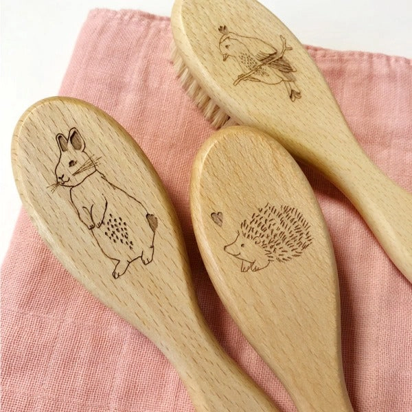Barnabe aime le café Hair Brush Lapin