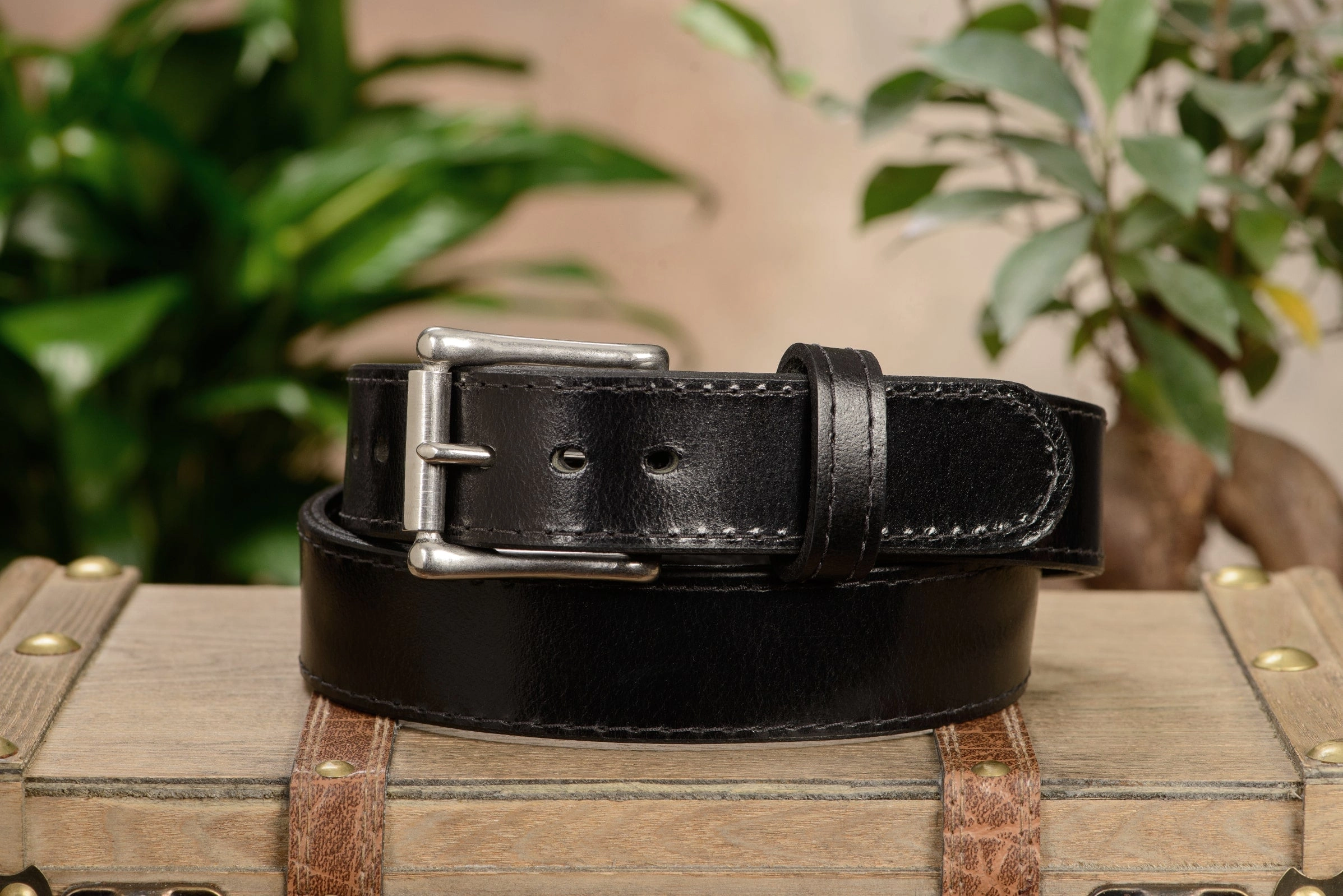 Black Water Buffalo Gun Belt from Men: Max Thickness