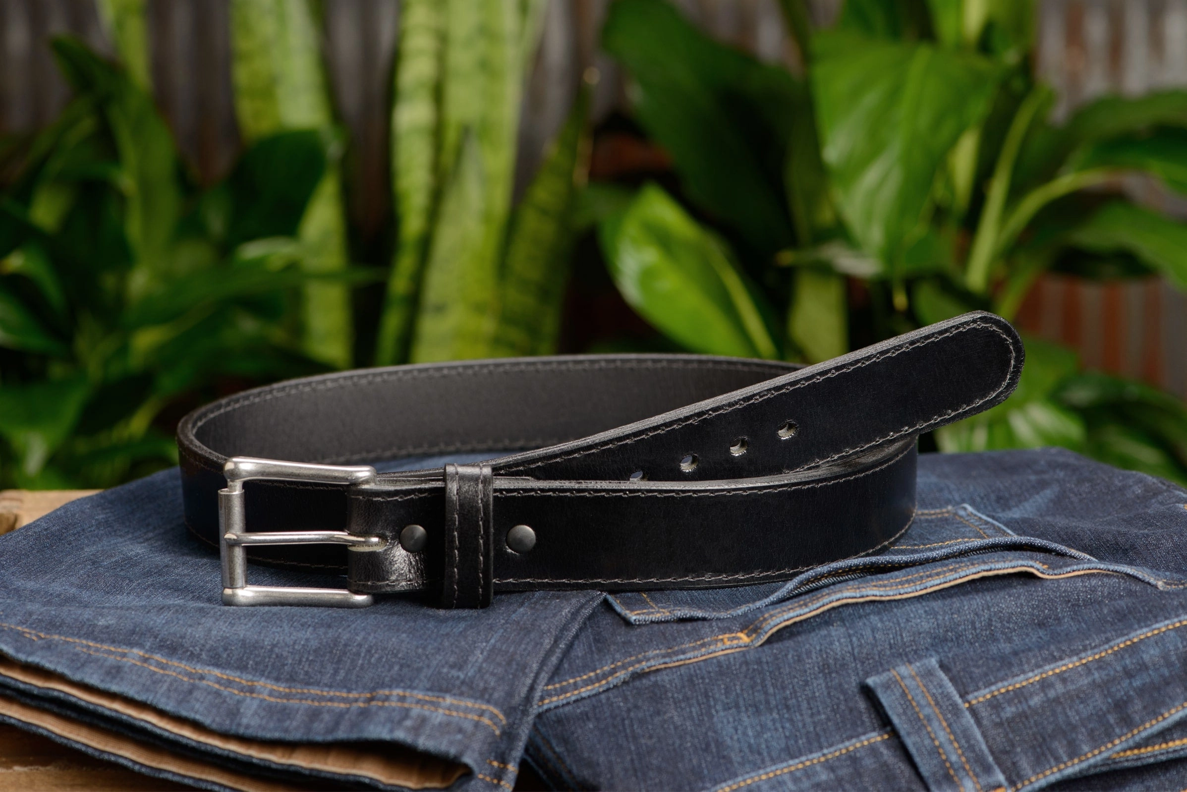 Black Water Buffalo Gun Belt from Men: Max Thickness
