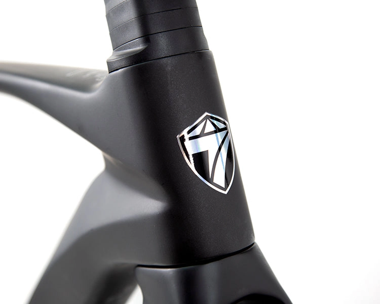 CYCLONE PRO 2025 - SHIMANO 105 24 Speed - Carbon Road Bike