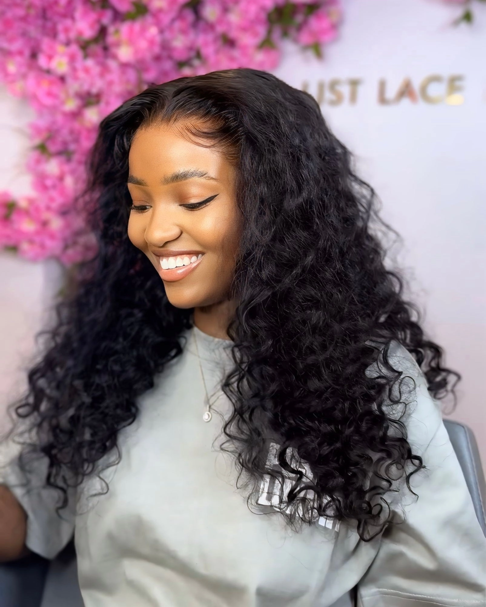 Small 22" TAYLOR - Glueless Silky Straight Frontal Wig HD Lace